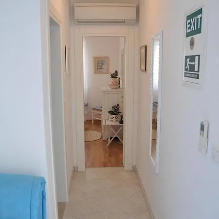 Apartment Sonja - 10m From Stomorska