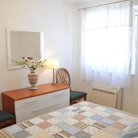 Sonja - 10m From Apartment *