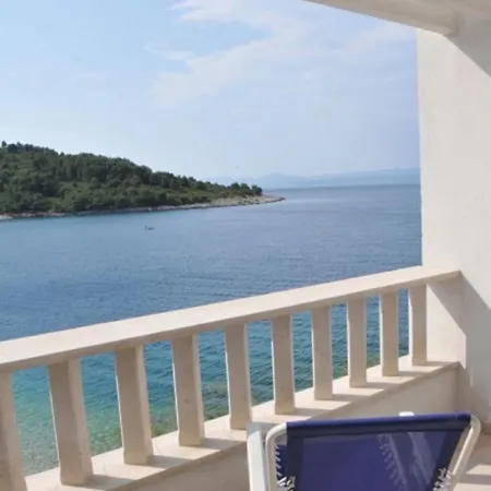 Apartment Sonja - 10m From Stomorska