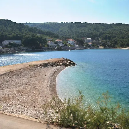Sonja - 10m From Apartment Stomorska